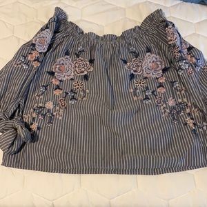 American Eagle off the shoulder top